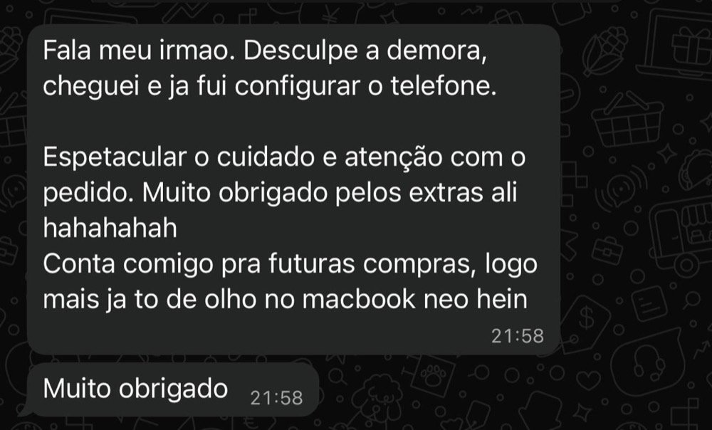 Print de conversa no WhatsApp: cliente agradece o cuidado com o pedido e diz que já está de olho no próximo produto Apple
